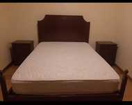 Cama + mesas cabeceira