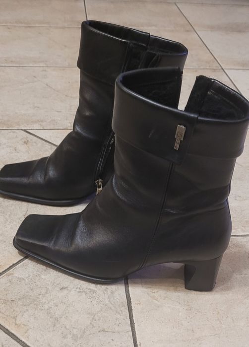 Czarne skórzane ocieplane botki kozaki na stabilnym niskim obcasie r40