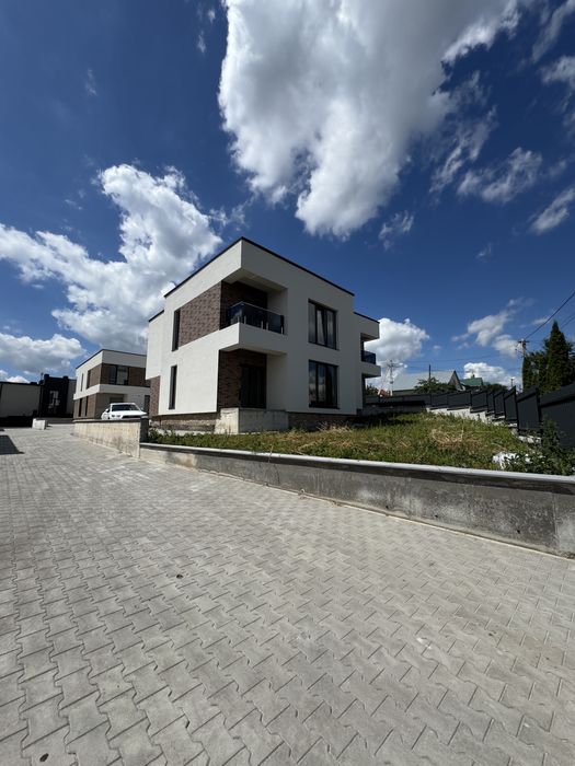 Будинок Гаї Гричинські поблизу Подолян