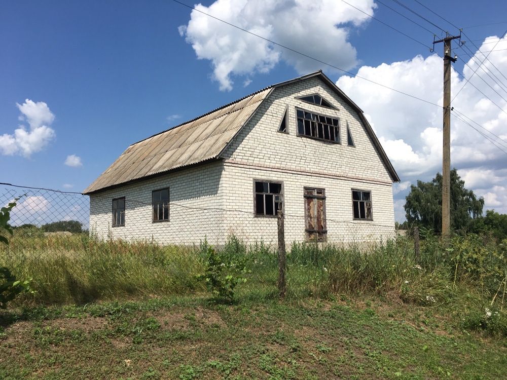 Продається будинок у Варві з двома ділянками