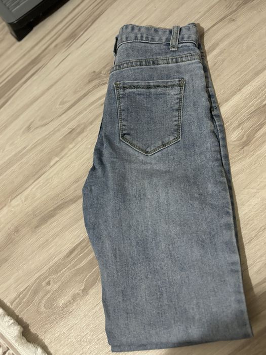 Джинси з високою талією