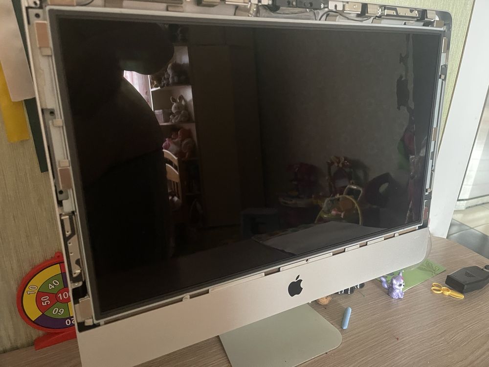 Детали на iMac 2011 гв 21.5 диагональ Разборка