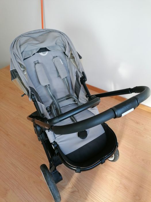 Carrinho de bebé e ovo cybex