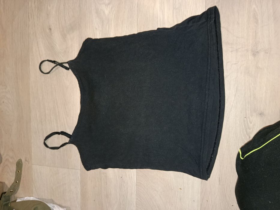 Чорна підліткова майка.