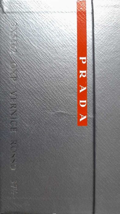 Salto alto camurça Prada