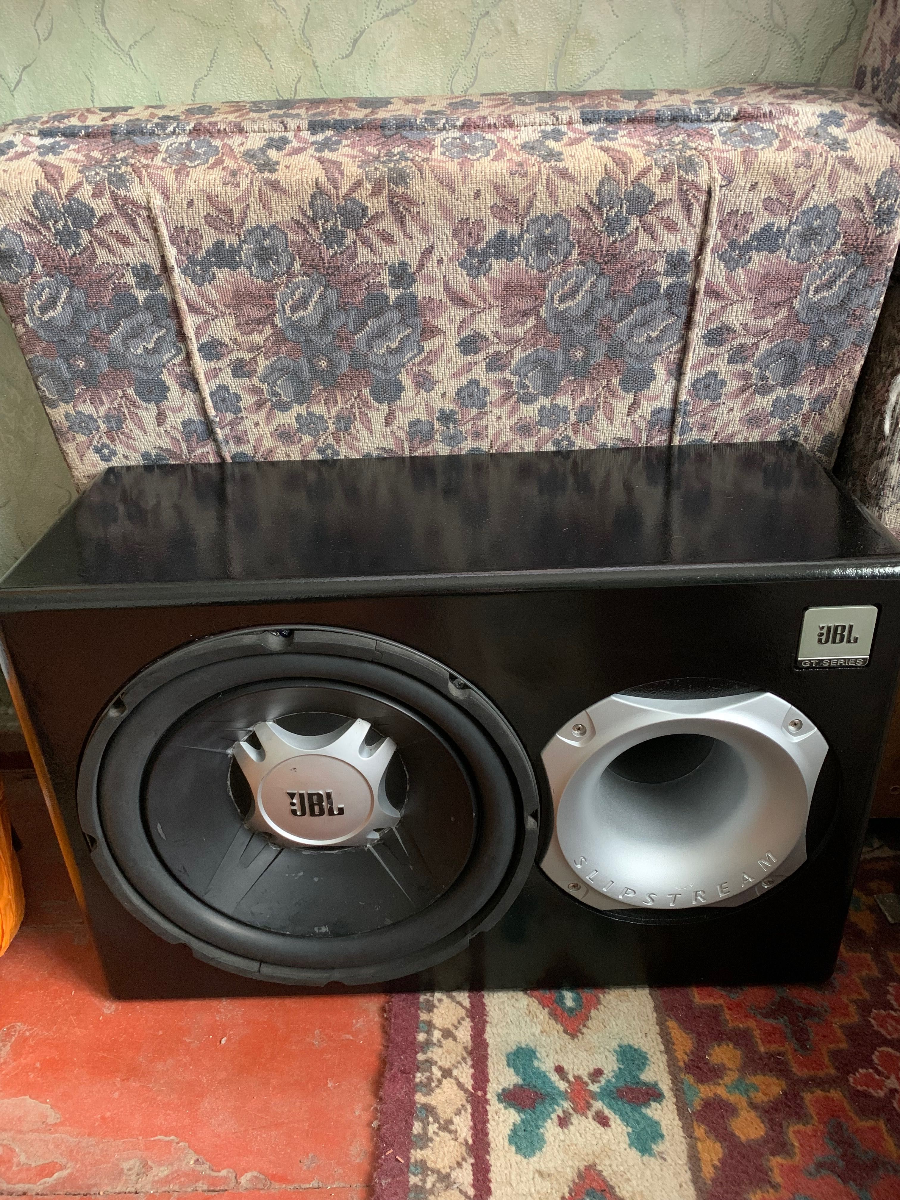 Сабвуфер JBL gt5-1204br гарному стані 1100w