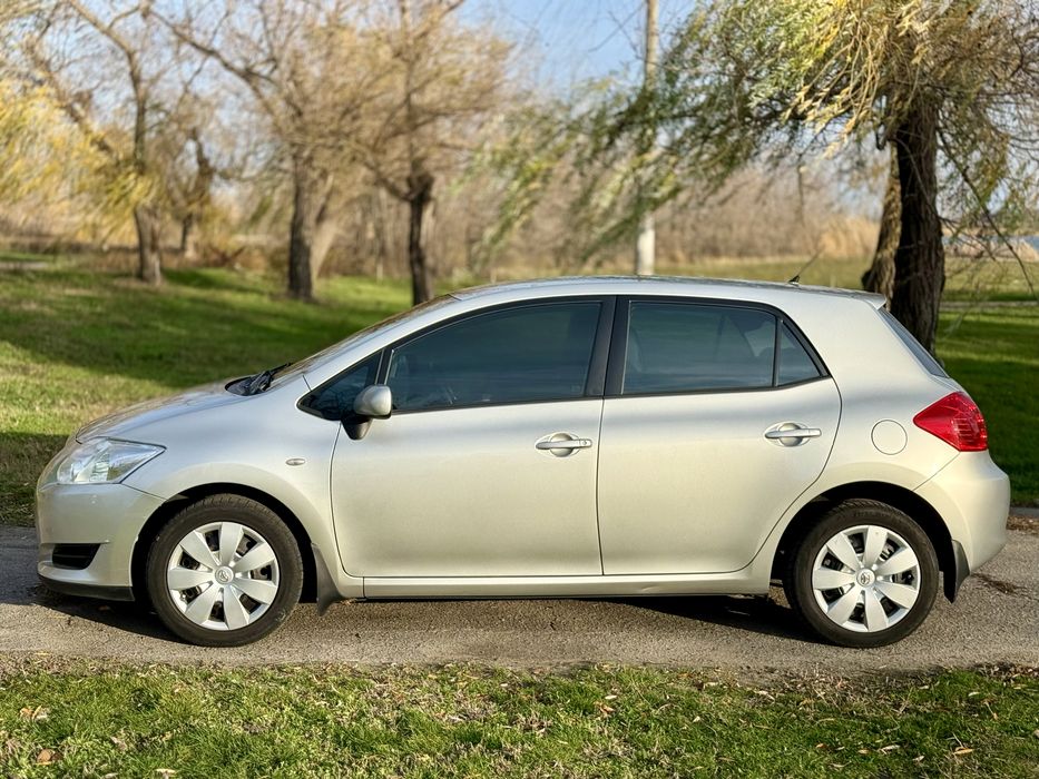TOYOTA Auris, газ/бензин. Стан гарний