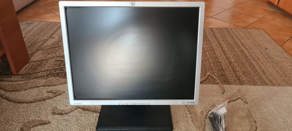 Monitor HP Polecam