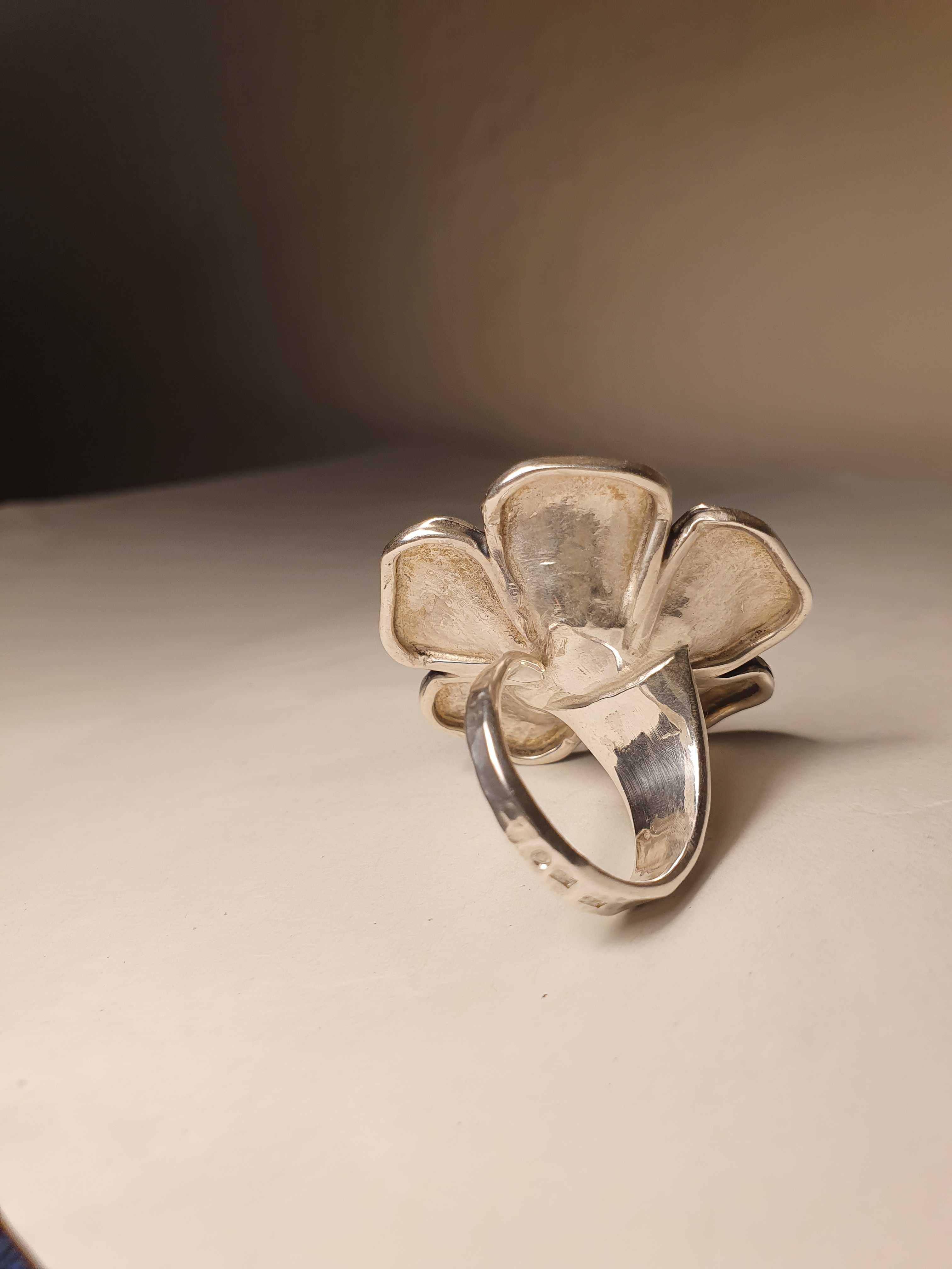Pierścionek srebrny kwiat z perłą DUŻY rękodzieło jubilerskie