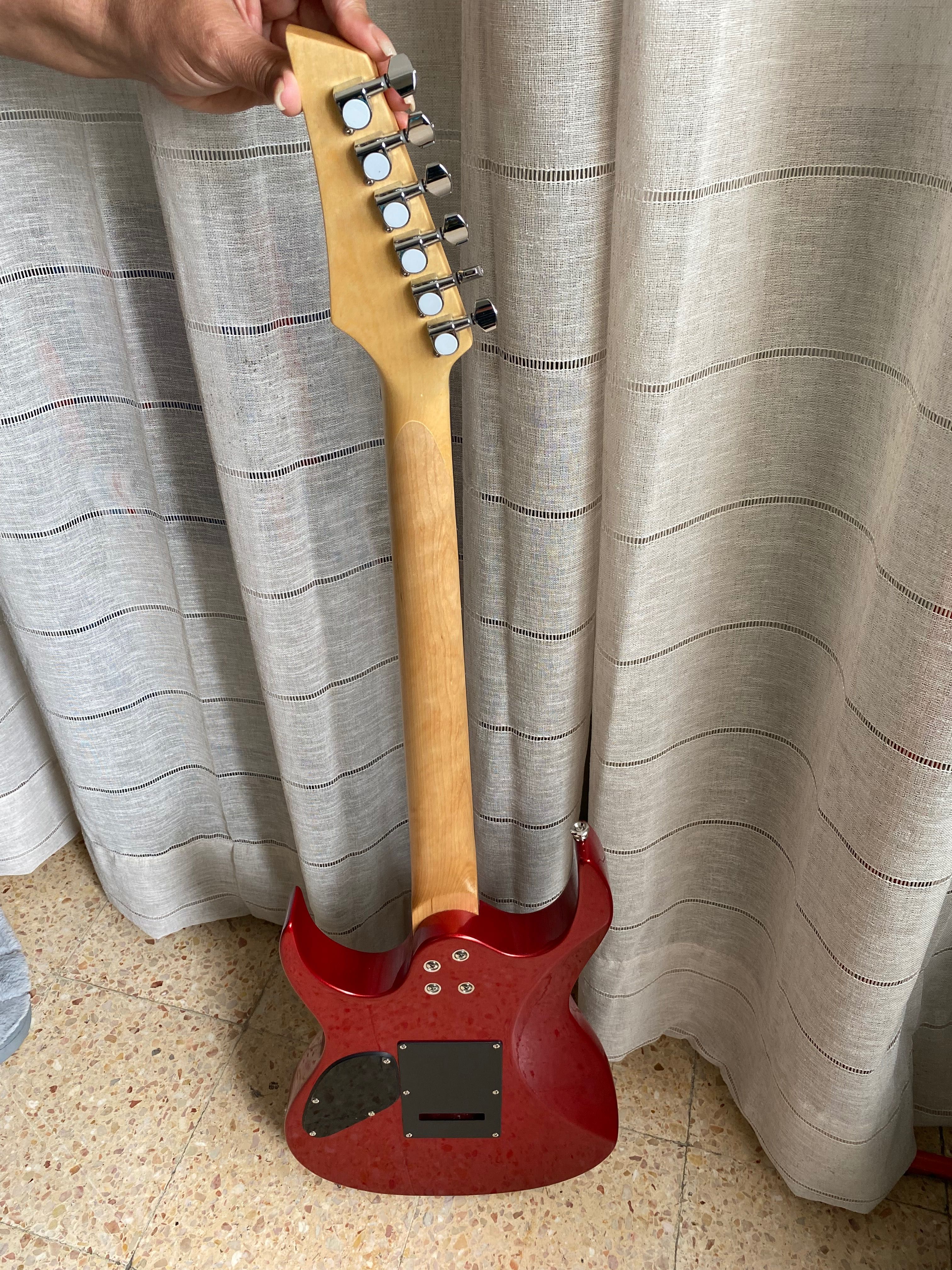 Guitarra como nova