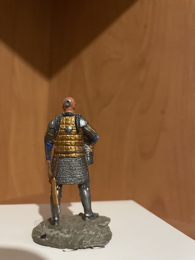 Колекційна фігурка монгольський воїн