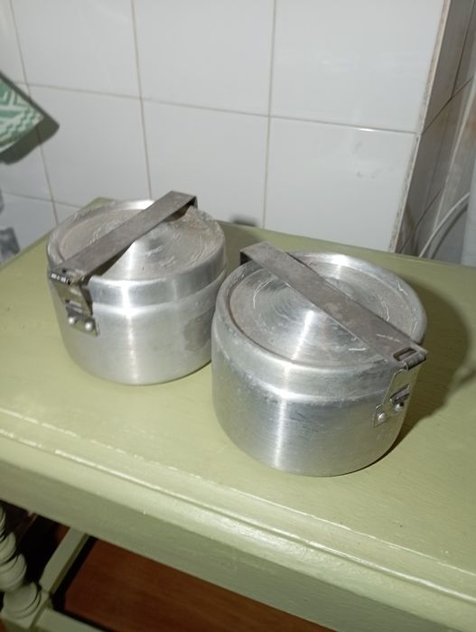 2 marmitas em alumínio