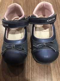 Granatowe buty baleriny Geox 23