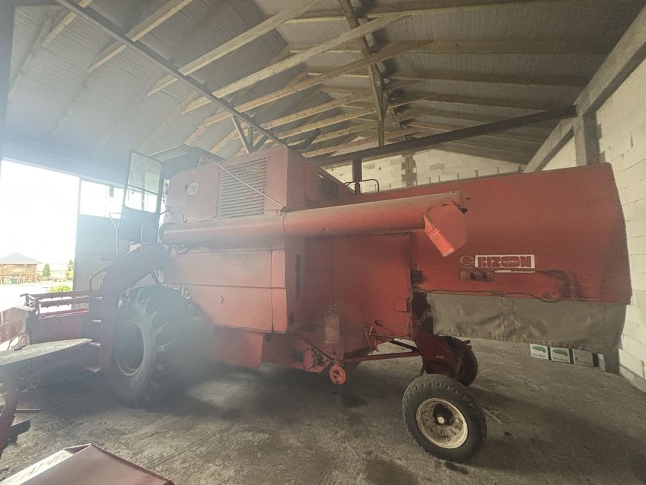 Kombajn zbożowy Bizon Z 056