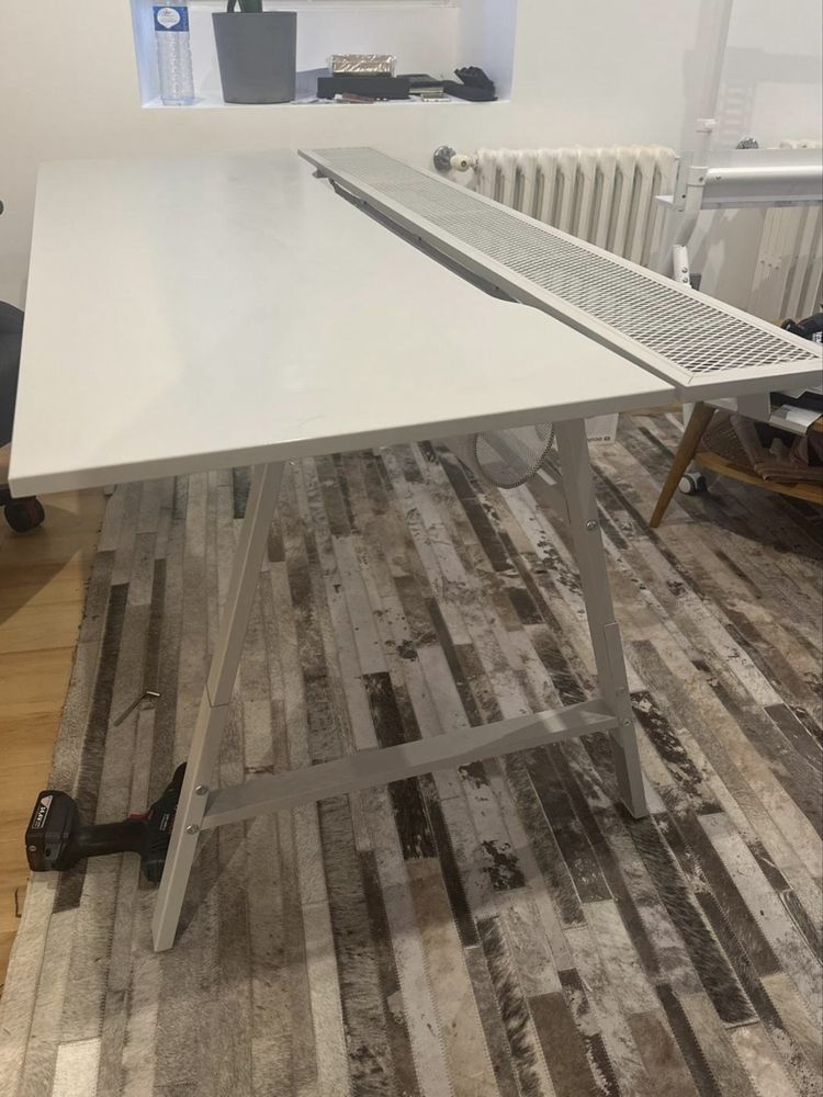 Secretaria ou mesa para jogos