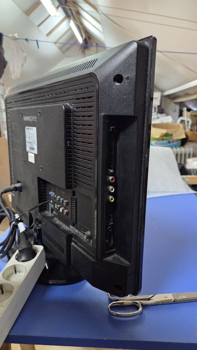 TV HANNspree 22"