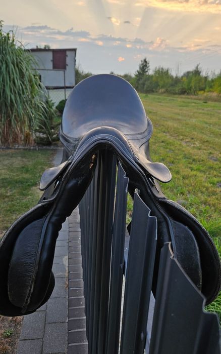 Siodło 17 cali plus strzemiona I puśliska