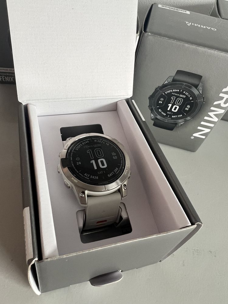 Годинник Garmin Fenix 7 Pro  Sapphire Solar Titan w. Fog Gray/Ember OB