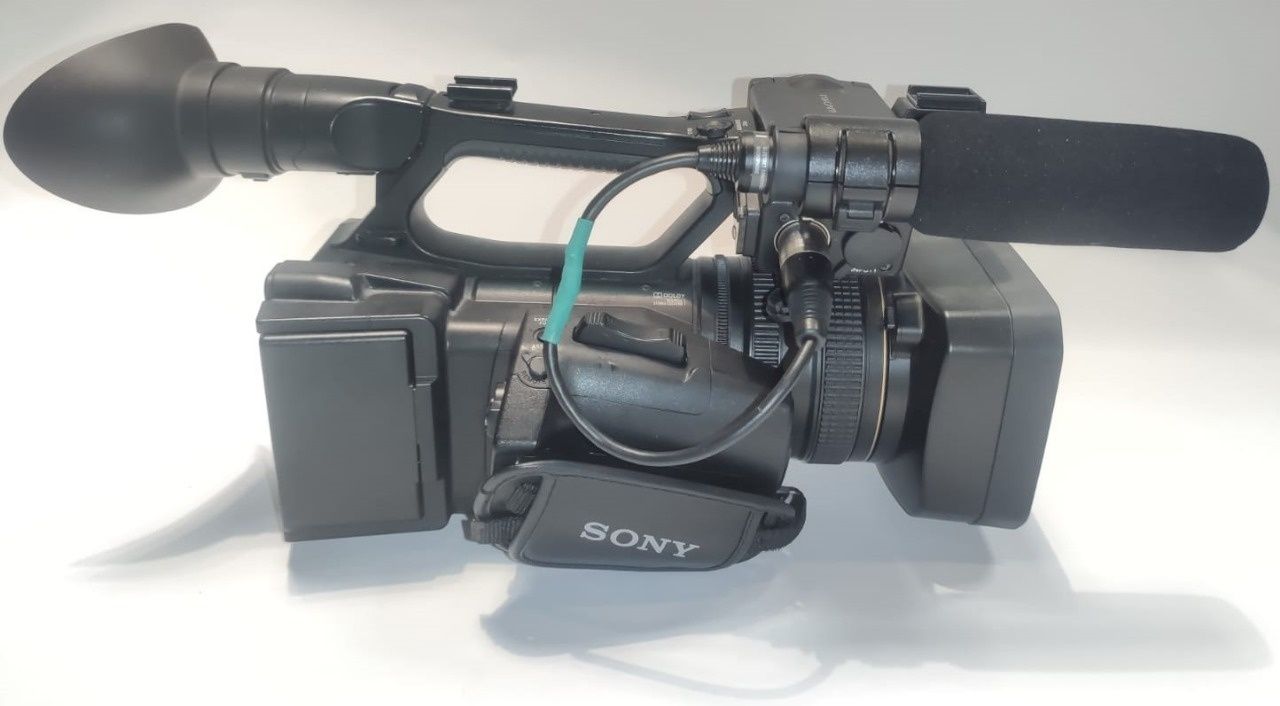 Відеокамера Sony HXR-NX5M