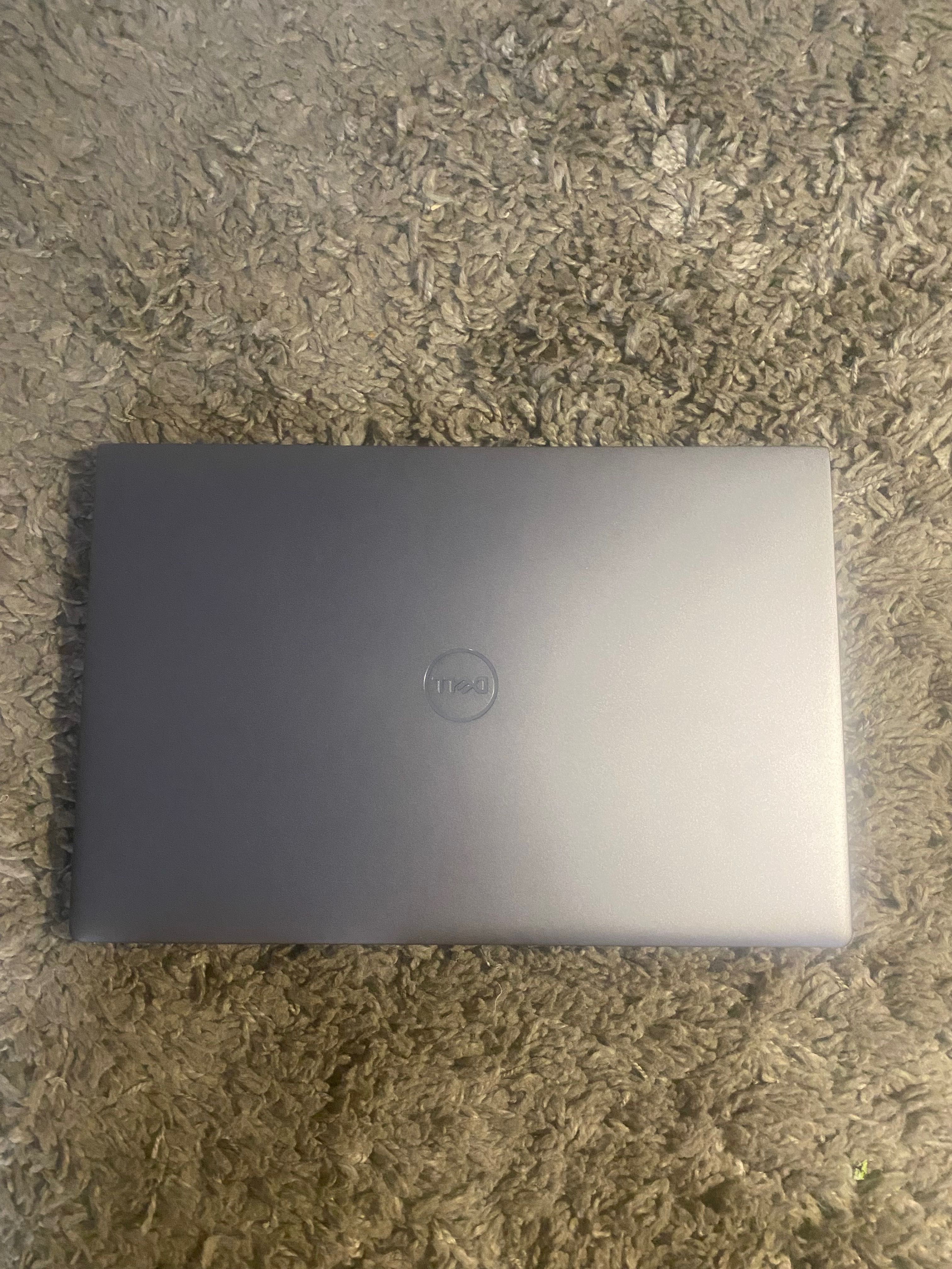 Laptop dell w dobrym stanie