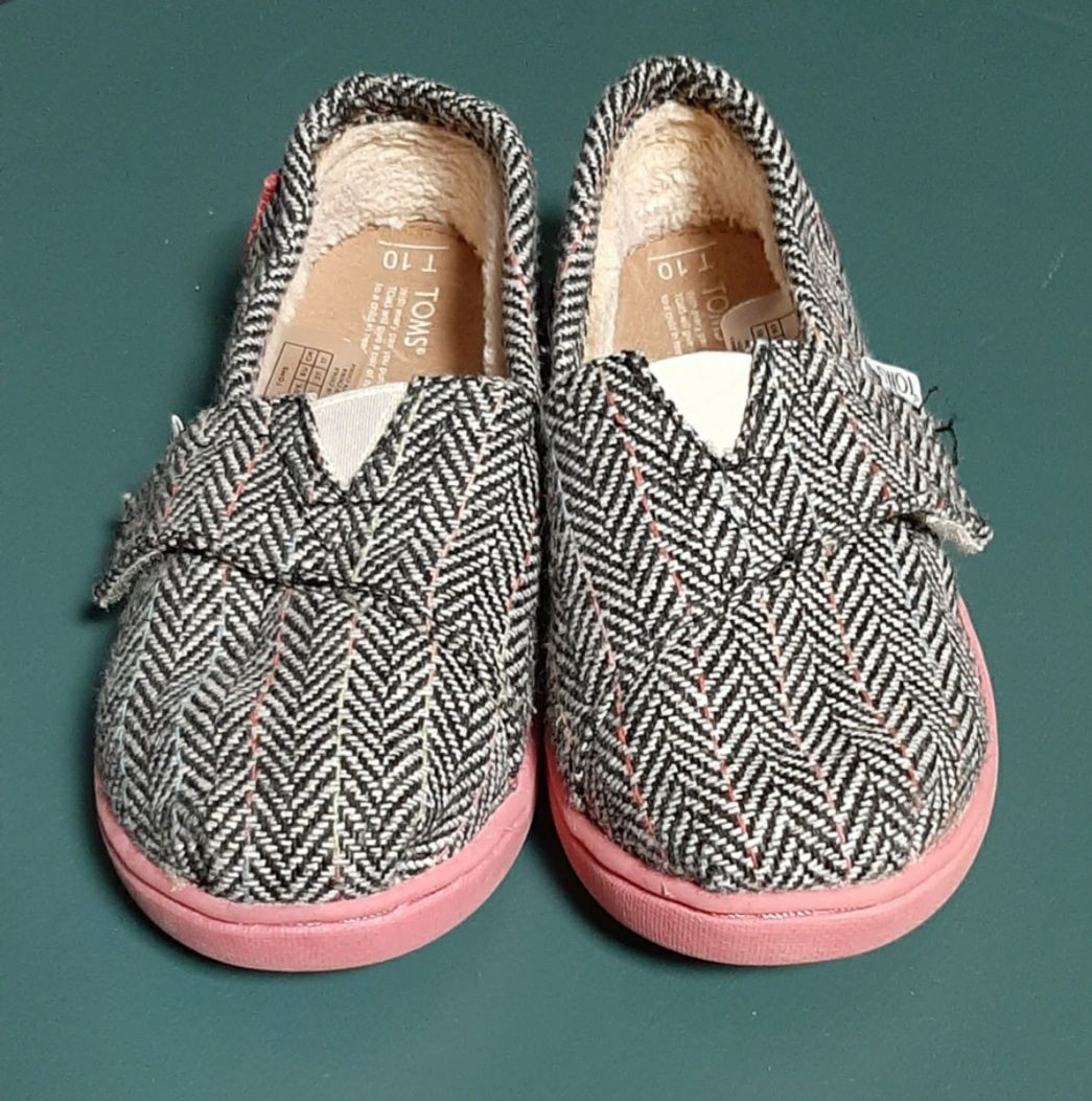 Ocieplane kapcie/buty Toms. Rozmiar 27