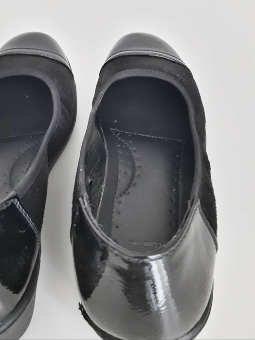 Sapatos pretos de cunha (tam. 37/38)