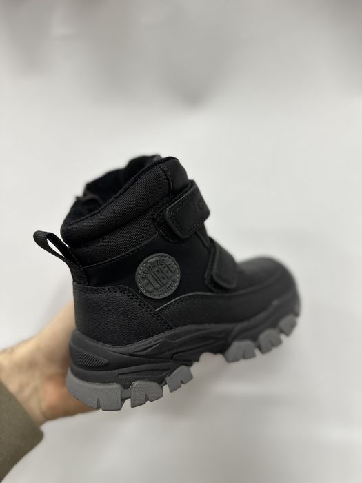 Хайтопи зимові на хлопчика 27-32, чорні ботинки на овчині. Черевики