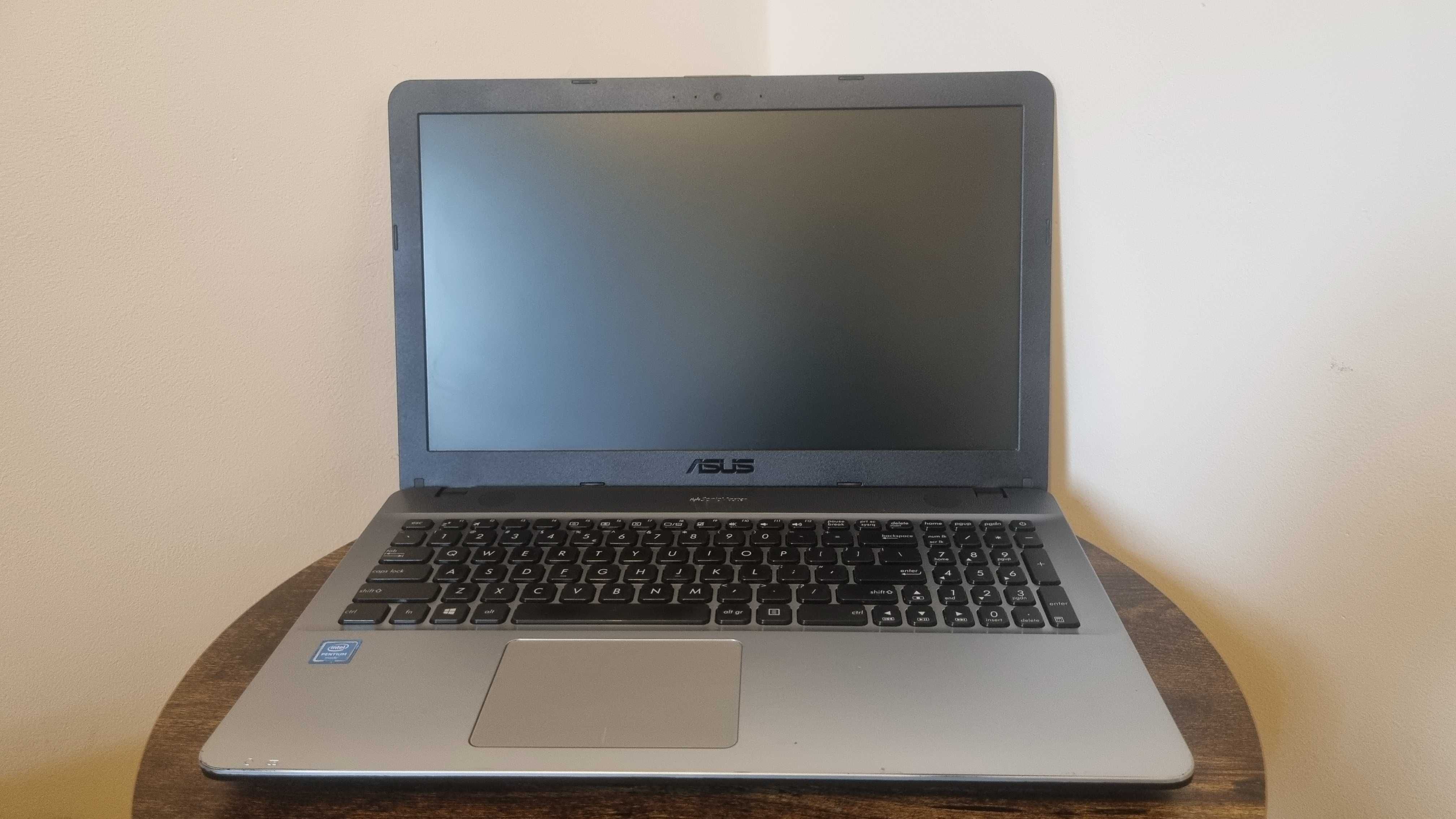 Asus F541N – Pentium N4200/ssd/15.6-LED  gotowy do pracy!