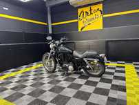 Harley-Davidson 883