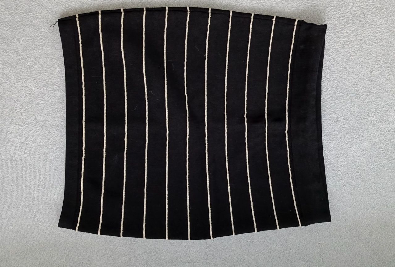 Spódnica mała czarna wysoki stan Tally Waijl Sinsay Cameneu 34  XS 3sz