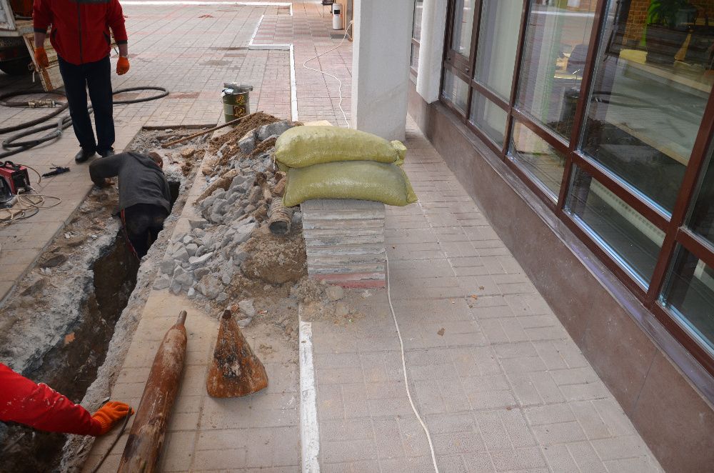 Прокол під дорогами, будівлями. Безтраншейне прокладання труб.