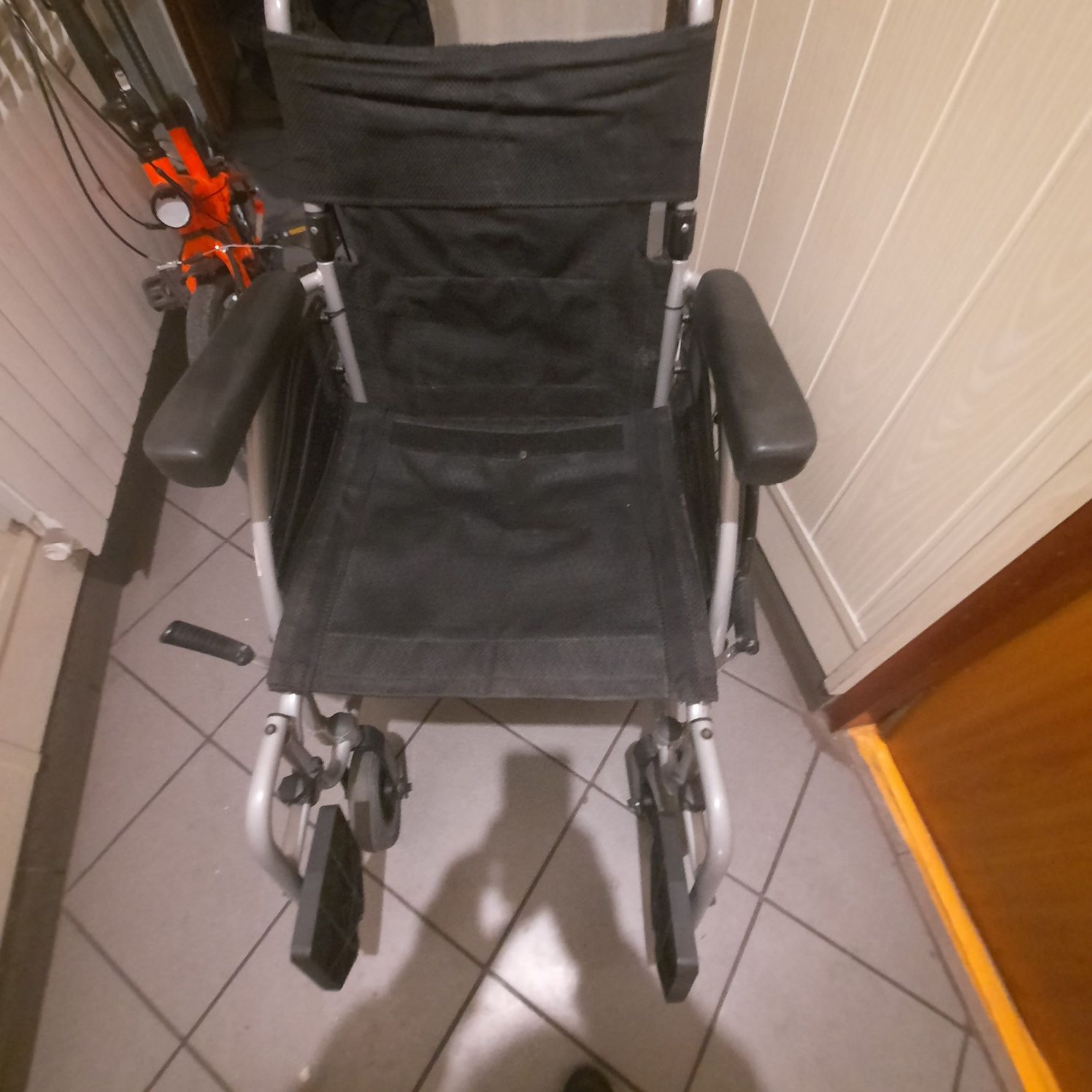 Sprzedam wózek inwalidzki