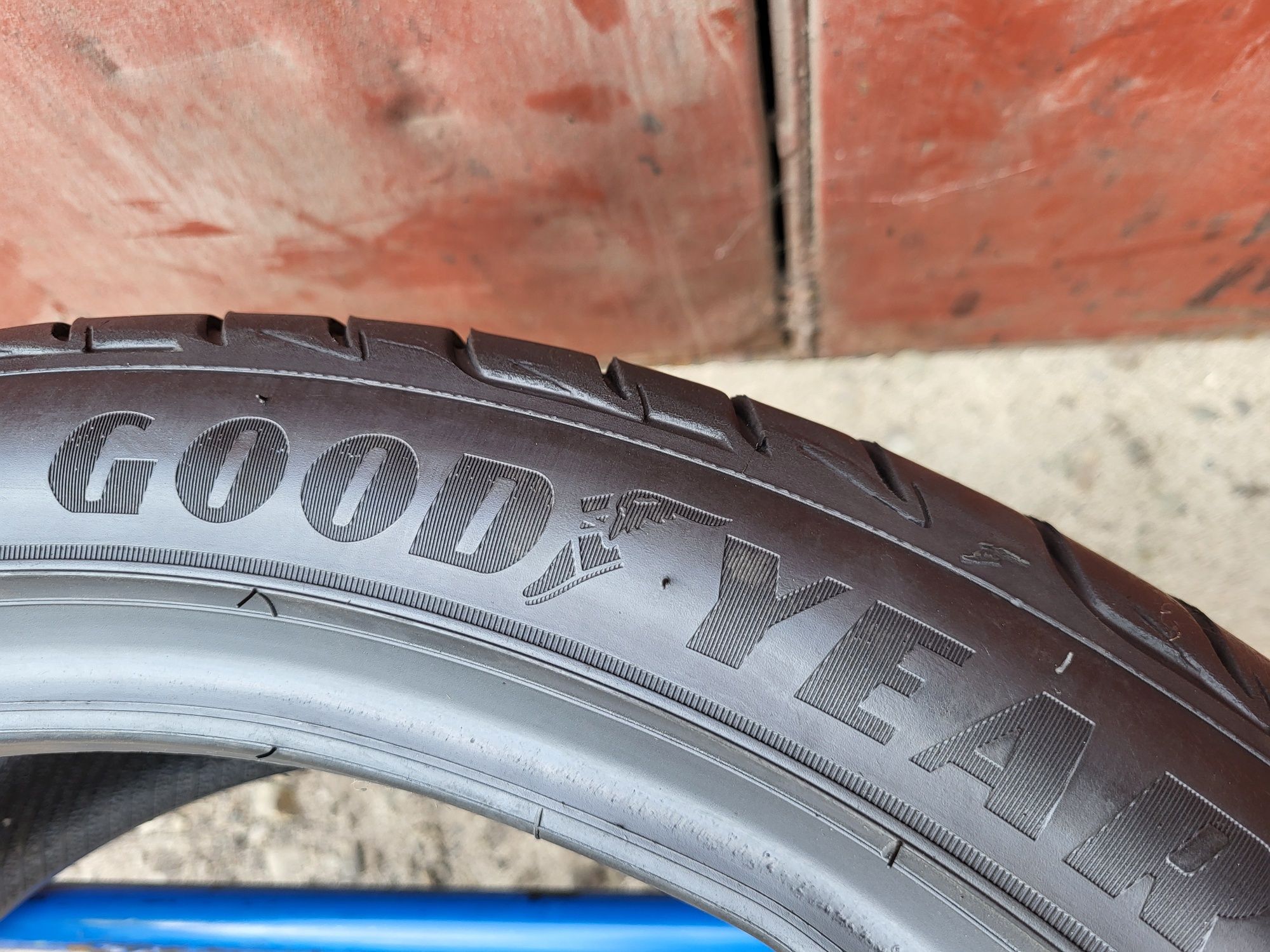245/40/19 R19 GoodYear Eagle F1 RunFlat 2шт ціна за 1шт шини