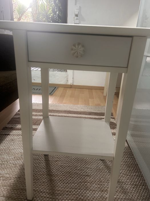 Mesinha de cabeceira branca ikea