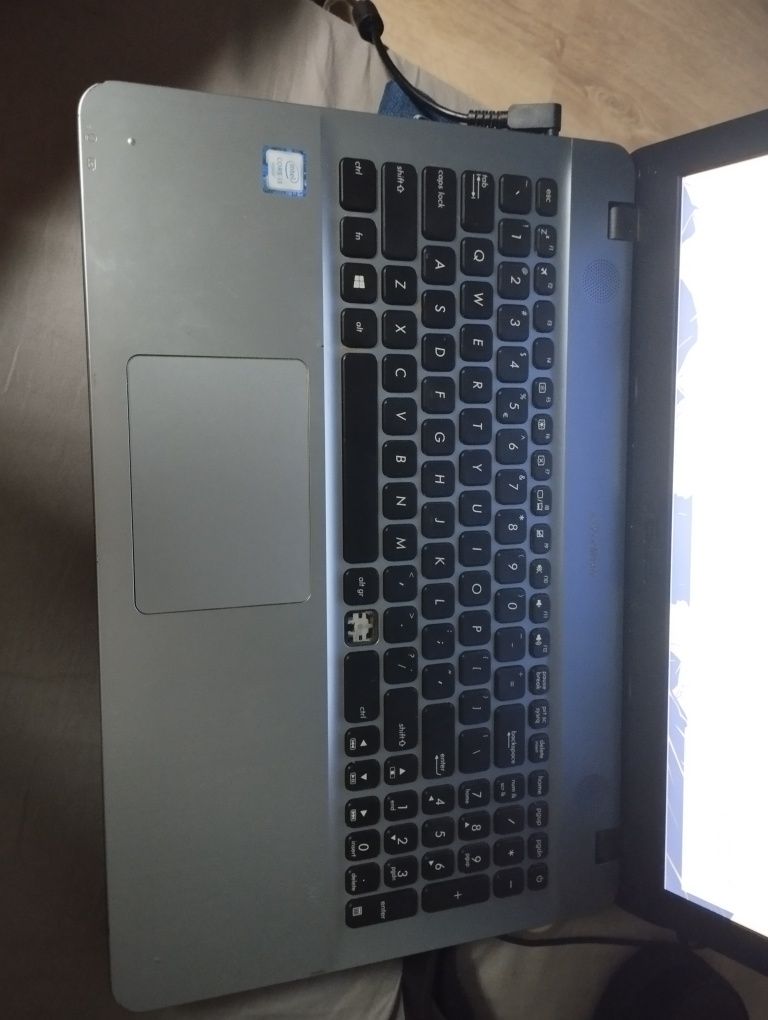 Laptop Asus z 2018r