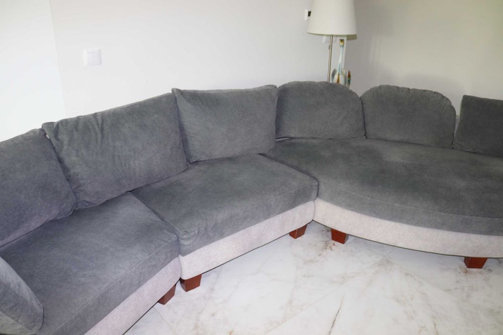 Sofá Cinza com Chaise Longue - Tecido Anti-Arranhadelas Renovado