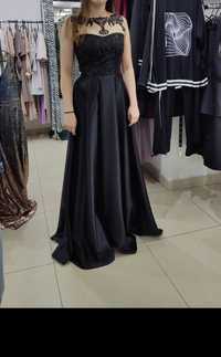 Чорне плаття розмір М Випускна сукня або на весілля