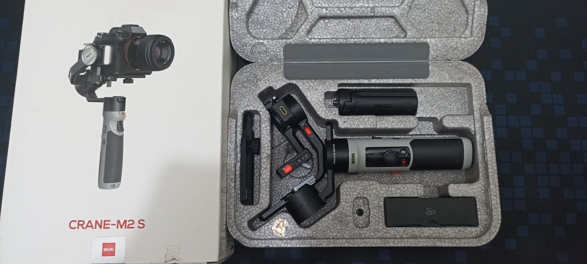 Gimbal ZHIYUN Crane M2S (Bluetooth e Wi-Fi - Autonomia: Até 10,5 Horas