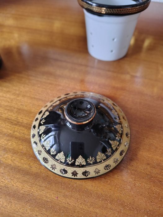 Elegancki kubek z zaparzaczem porcelana