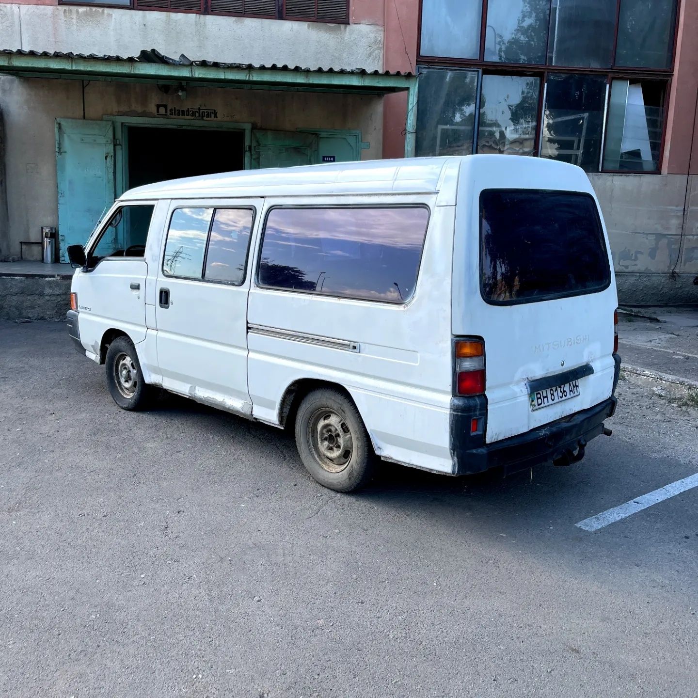 Продам хороший дизельный микроавтобус Mitsubishi L300 2.5 Дизель