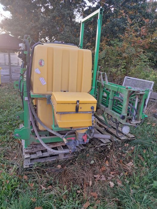 Opryskiwacz 900l 15m