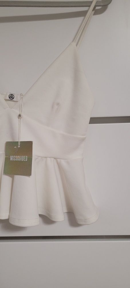 Top missguided z baskinką