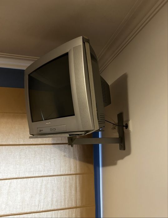 Televisor Philips 52cm com suporte parede