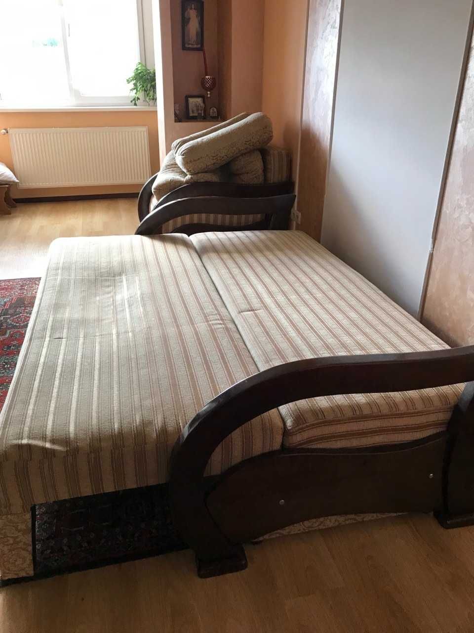 Мягкий диван з роскладним кріслом