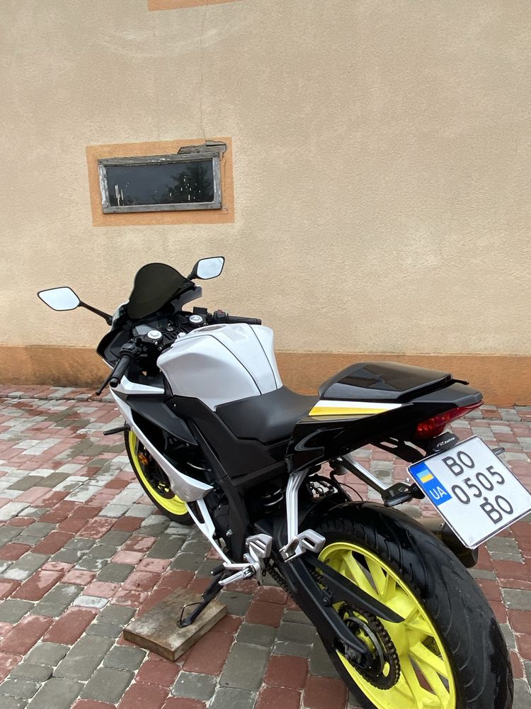 Yamaha YZF-R125 2019