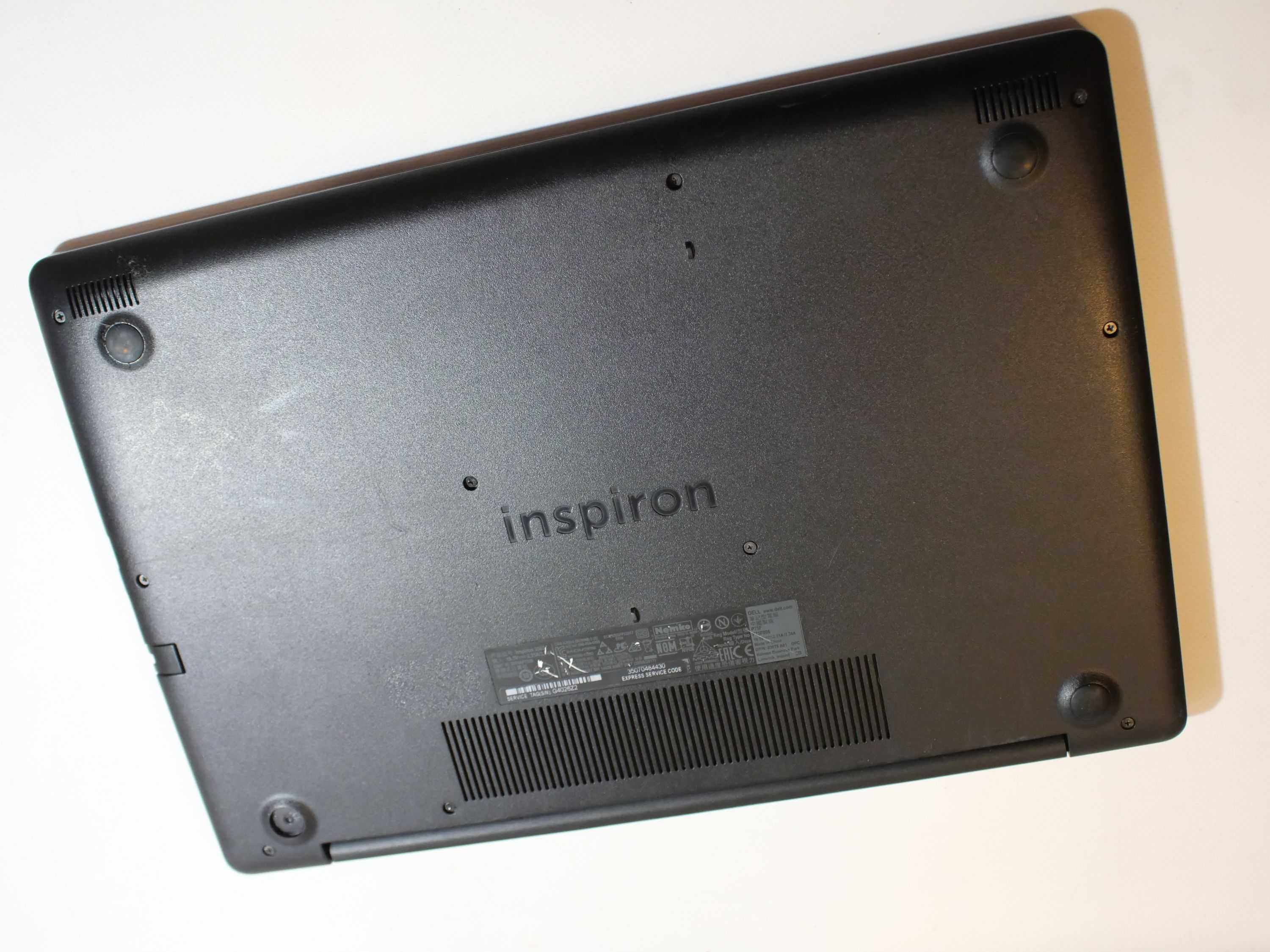 Ноутбук сенсорний Dell Inspiron 3583 15.6" i5-8265U 8Gb RAM 250 Gb SSD