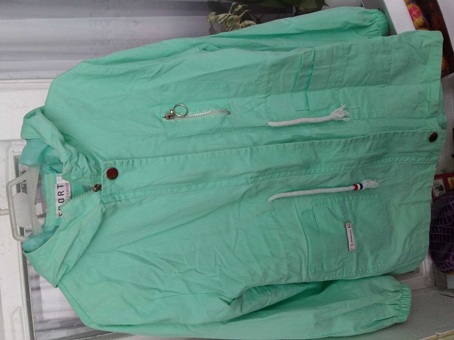 Осіння куртка для дівчинки