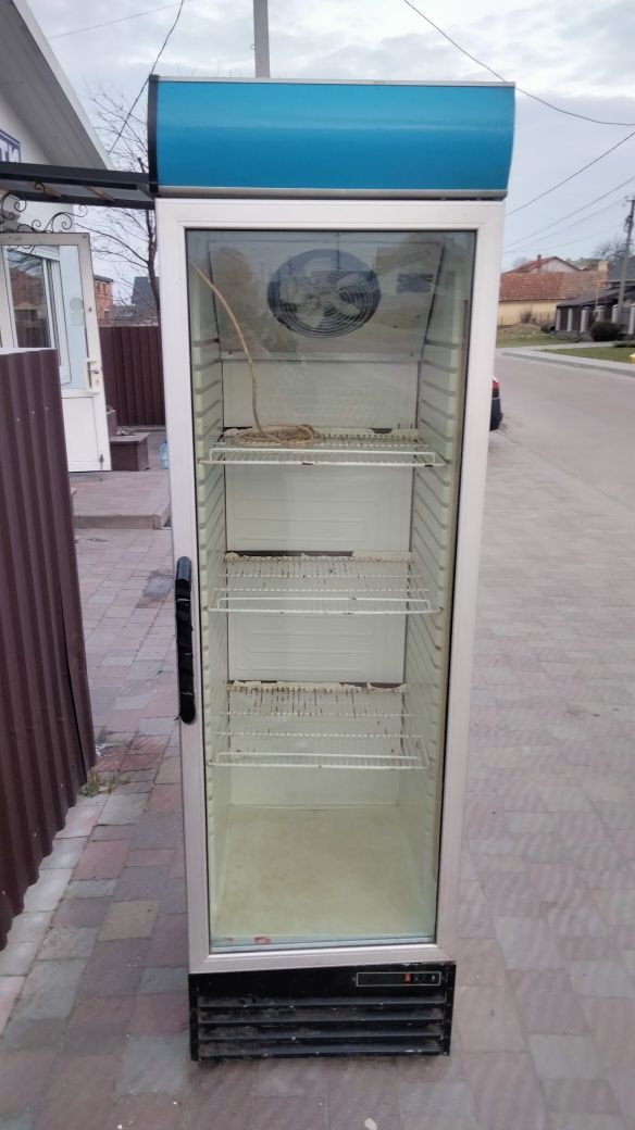 Холодильник кафе магазин