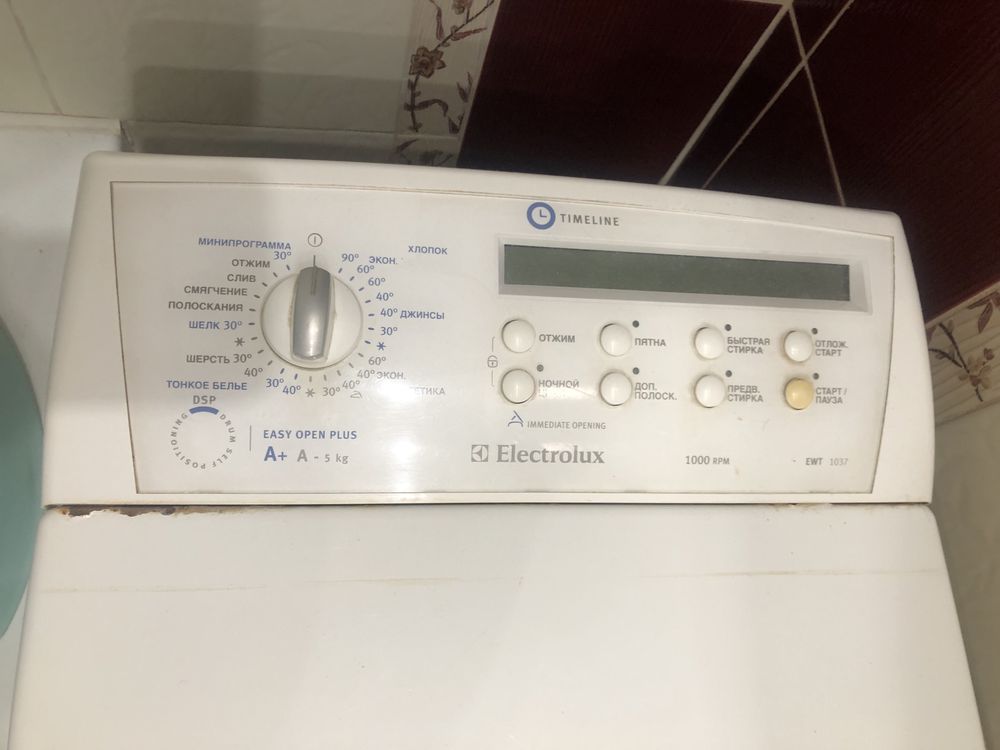 Пральна машинка Electrolux EWT 1037