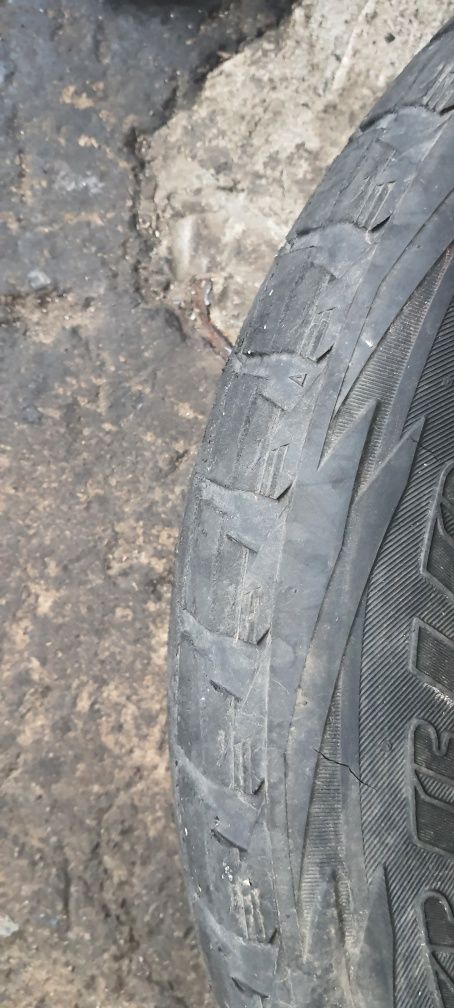 Резина 275/60 r18  Brigstone Blizzak зима